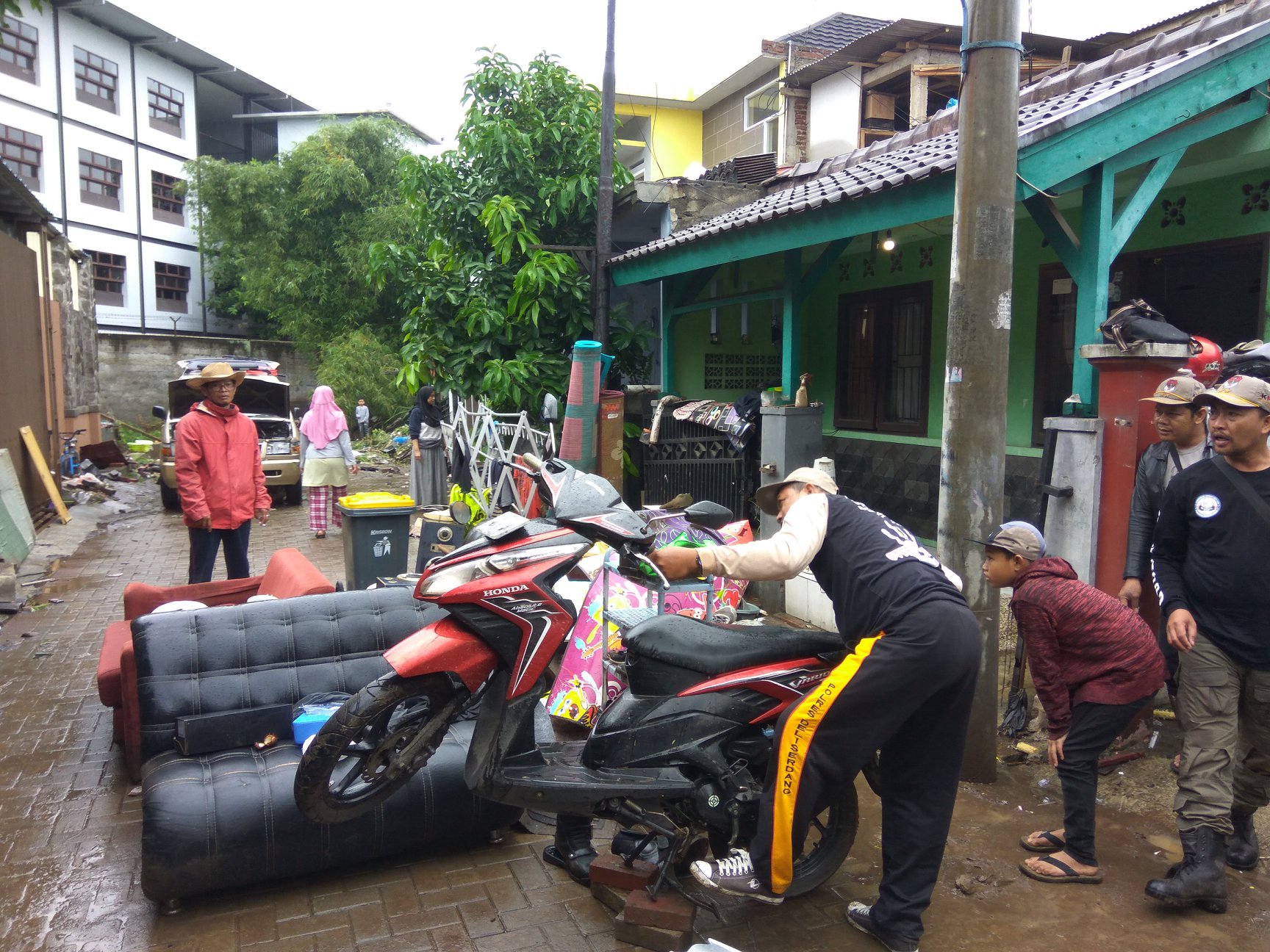 Jumlah Warga yang Mengungsi Akibat Banjir di Cimareme, Kabupaten Bandung Barat Bertambah