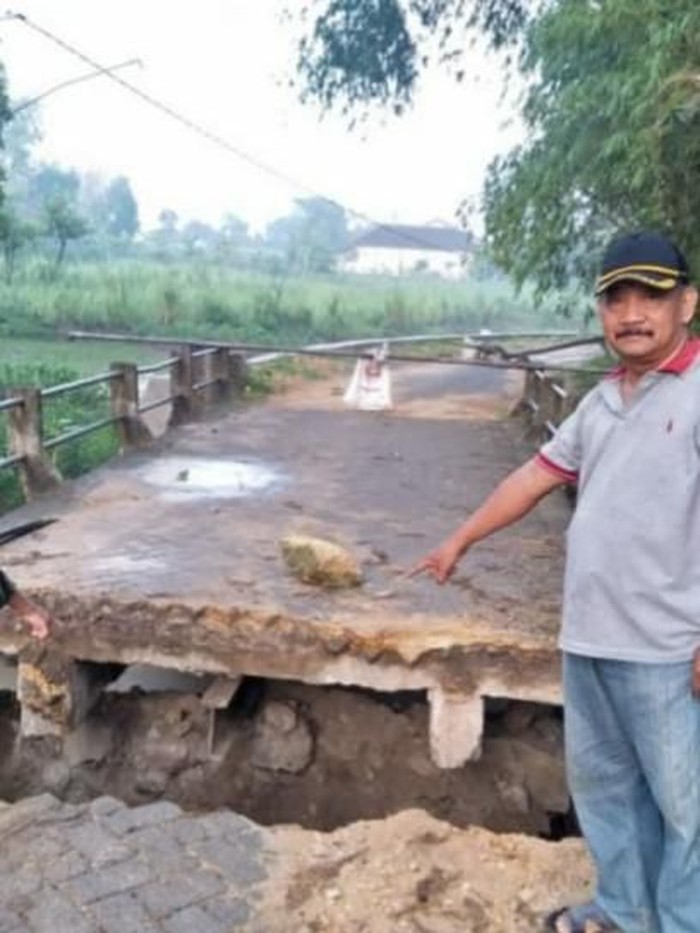 Dua Jembatan Penghubung Antar Desa di Lamongan Mengalami Jebol, Akibat Tingginya Intensitas Hujan