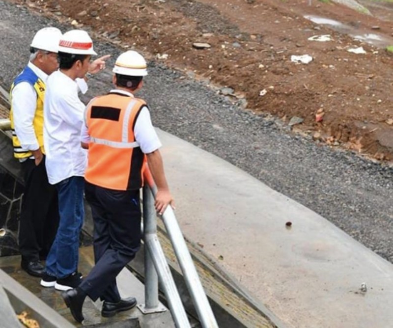 Presiden Jokowi : Pembangunan Prasarana Pengendalian Banjir di 4 DAS Terkendala Sejak 2017