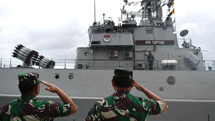 Kapal Cina Terobos Natuna, TNI AL Siaga Tempur