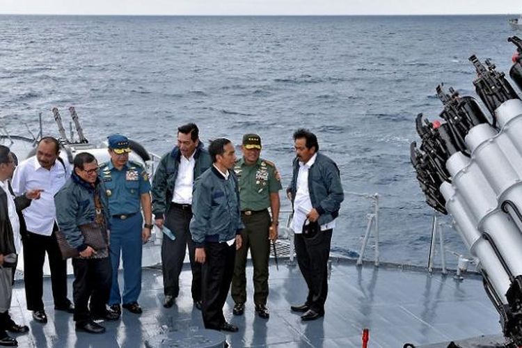 Presiden Joko Widodo Berangkat Ke Natuna dan Temui Ratusan Nelayan