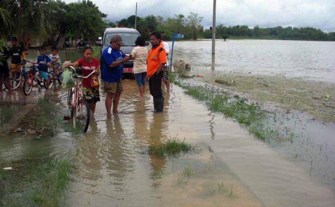 Akibat Tanggul Jebol di Aliran Sungai Jajar, Rumah Sakit dan Perlintasan Kereta Api Terendam Banjir di Kabupaten Grobogan