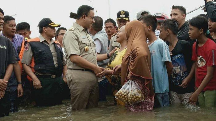 Dianggap Tak Becus Tangani Banjir Jakarta, Anies Baswedan: Mal Masih Buka, Bunderan HI Gak Ketutup