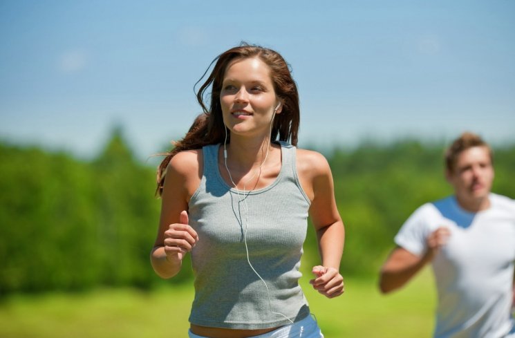 Olahraga sambil Mendengarkan Musik Bisa Tingkatkan Kinerja, Benarkah ?