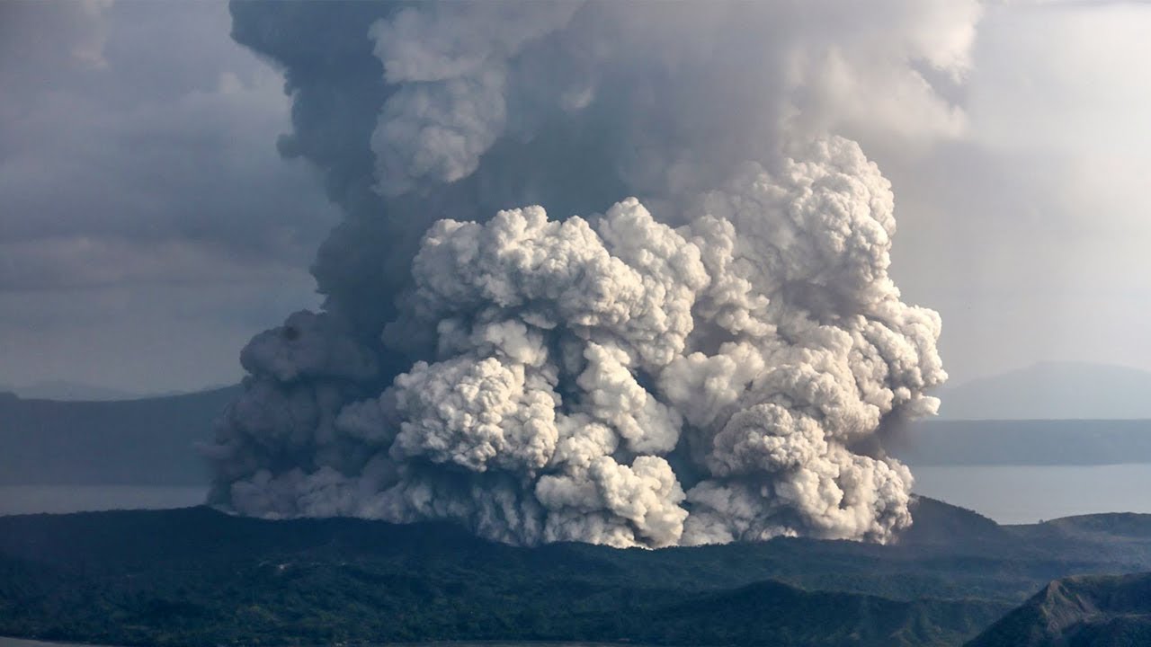 #PrayForPhilippines Trending Akibat Meletusnya Gunung Api Taal, Netizen Berikan Doa  Keselamatan