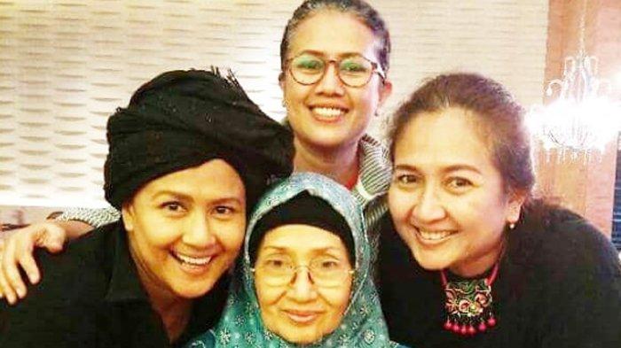 Artis Senior Indonesia Meninggal ( Ade Irawan), 'Pulang Ibuku Sayang'