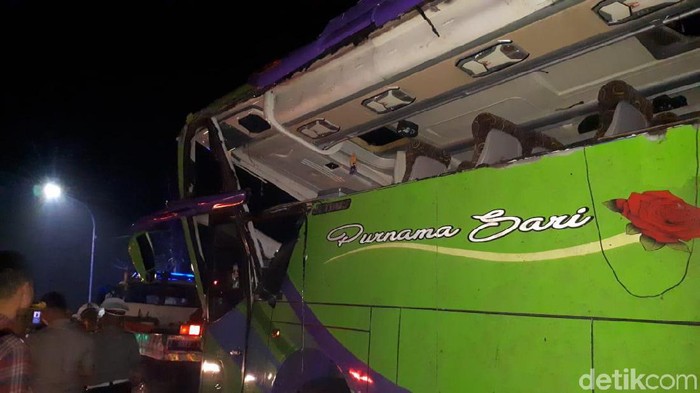 Detik-detik Bus Maut Terguling yang Tewaskan 8 Wisatawan Depok