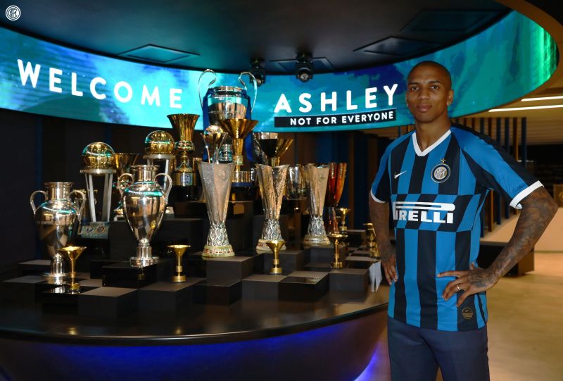 Ashley Young Resmi Bergabung Dengan Inter Milan, Tapi Tidak Akan Bermain Melawan Lecce
