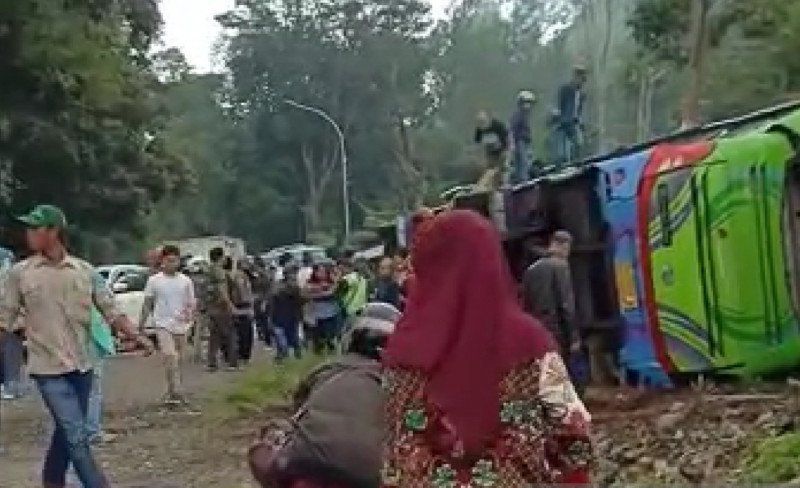 Ibunda Sopir Bus Pariwisata Meminta Maaf Kepada Korban Kecelakaan yang Merenggut 8 Nyawa Orang