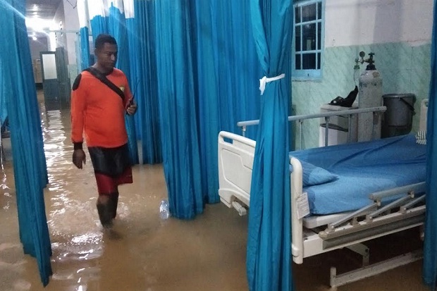 Ruang Perawatan Kebanjiran, Pasien RSUD Pekalongan Terpaksa Dievakuasi