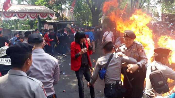 Sidang Polisi Dibakar di Cianjur, Terdakwa Diancam 12 Tahun Penjara 