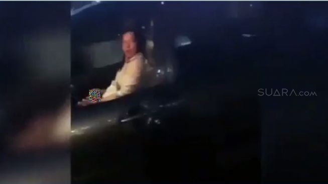 Viral, Lelaki Onani Sambil Nyetir Mobil di Jalan Gatsu Jakarta