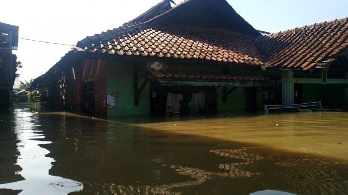 Banjir Dayeuhkolot Makin Meluas, Aliran Listrik Mulai Diputus
