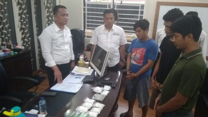 Polisi Menangkap Tiga Pengedar Sabu di Medan dan Sudah Menita 2,1 Kg Sabu Sebagai Barang Bukti