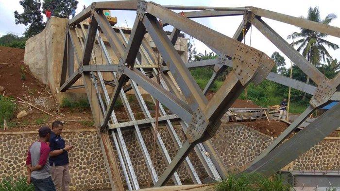 Jembatan Ambruk di kabupaten Cianjur Diduga Ada Kesalahan Teknis, Dinas PUPR Menyebut Masih Menjadi Tanggung Jawab Pemborong