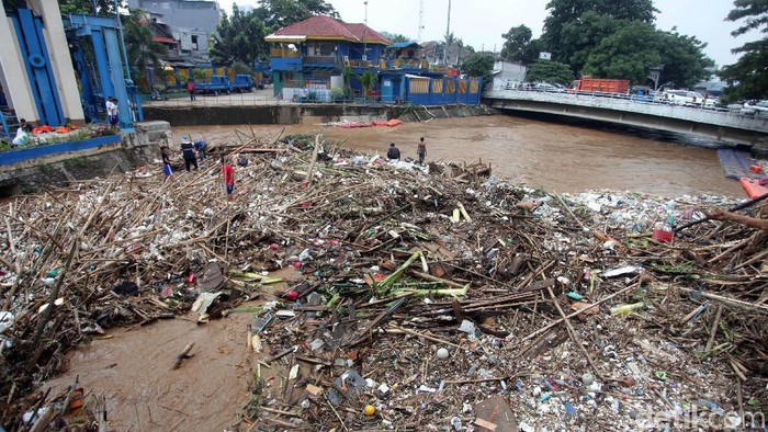PKB Minta Pemprov DKI Kerja Maksimal Tangani Banjir, 'Proses Normalisasi Kali'