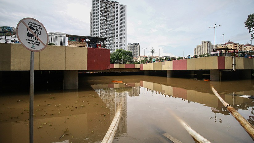 Pengeringan Banjir Underpass Kemayoran Ditargetkan Selesai Senin Sore