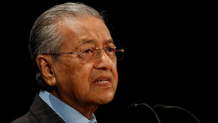 PM Malaysia Mahathir Serukan Trump Mundur Demi Menyelamatkan Amerika