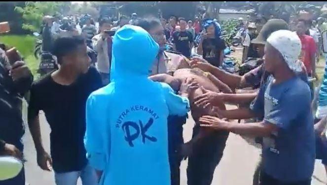 Nekat Berusaha Mencuri Motor di Siang Hari di Kabupaten Bekasi, Aksi Pelaku Di Pergoki Warga  dan Langsung Dihajar Massa