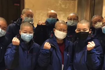 Sejumlah Perawat di China Rela Menjadi Gundul Demi Mengurangi Penularan Virus Korona