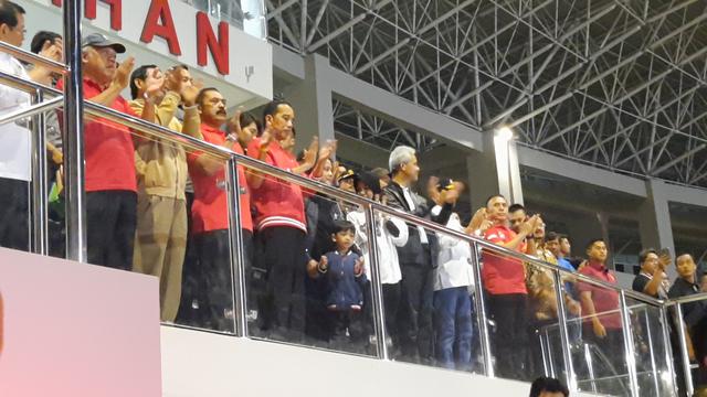 Gol Cantik Dari Pemain Muda Persib Bandung Ke Gawang Persis Solo Bikin Bapak Presiden Jokowi Pegang Jidat