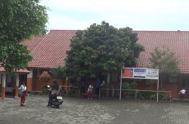 Miris Ada SD Nyaris Ambruk di Depok, Jaraknya Cuma 11 Km dari Kantor Wali Kota