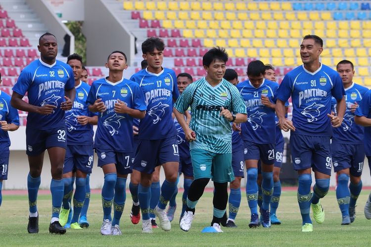Liga 1 2020 Tinggal Hitungan Hari, Yaya Sunarya Memuji Fisik Para Pemain Persib Bandung