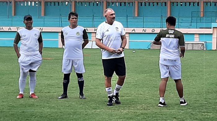 Jelang Pertandingan Persib Bandung VS Persikabo, Pelatih Dari Persikabo Berharap Bisa Disaksikan Oleh Penonton