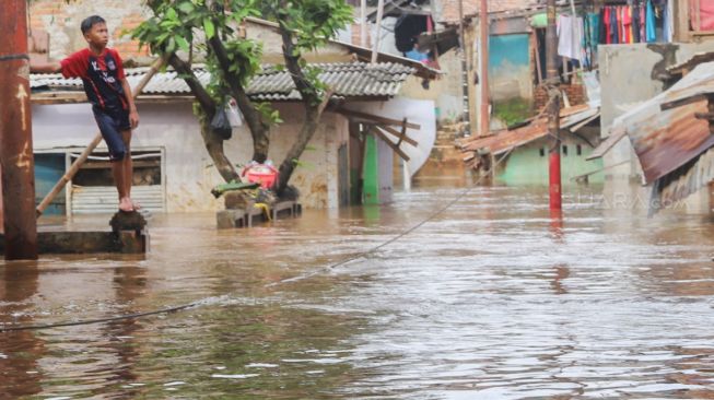 Jakarta Banjir, Ribuan Orang Mengungsi Sebagian Butuh Bantuan Makanan