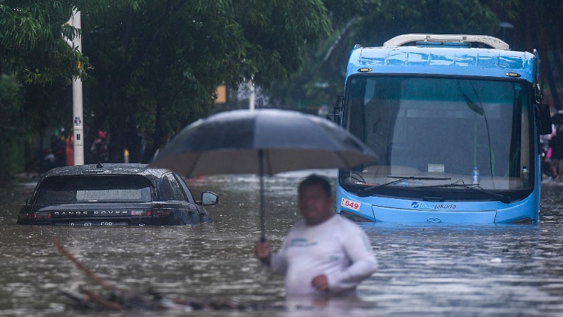 PT PLN Memutuskan Untuk Memadamkan Listrik di Sejumlah Wilayah Jakarta yang Tergenang Banjir