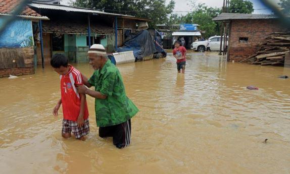 Banjir Merendam Pemukiman Warga di Kabupaten Bekasi, Diduga Akibat Luapan Sungai Cibeet