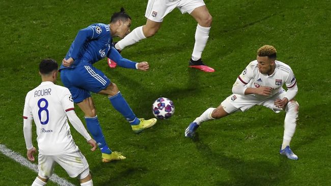  Ikuti Messi, Ronaldo Tak Mampu Menembak ke Arah Gawang
