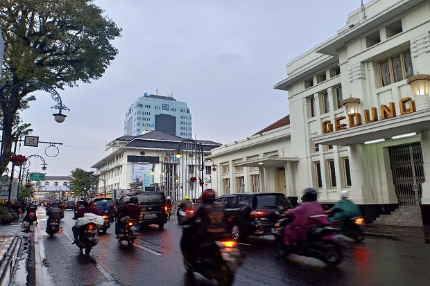 Akhir Pekan, Bandung Raya Diguyur Hujan Intensitas Ringan dan Sedang
