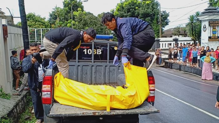 Anggota Polres Cimahi Sudah Memeriksa 12 Saksi Untuk Mengungkap dan Memburu Pembunuh Wanita yang Mayatnya Ditemukan Di Selokan Jalan Raya Lembang