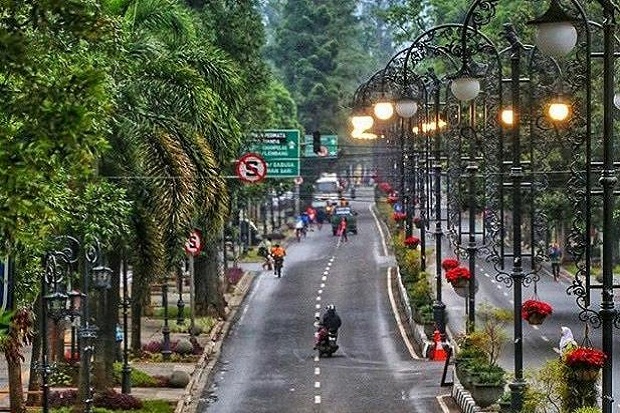Akhir Pekan Hujan Ringan Diramalkan Masih Basahi Bandung