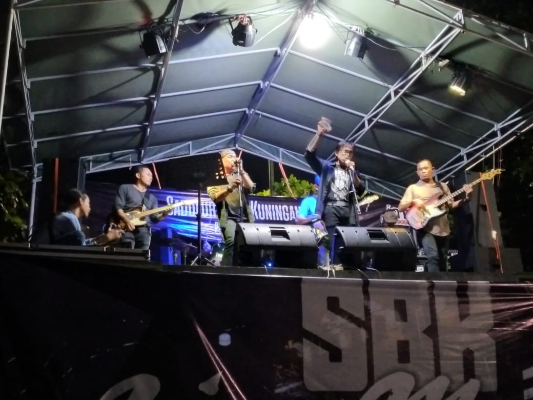 Hingar Bingar 'SBK LIVE SHOW' Hibur Penikmat Musik Pop Rock