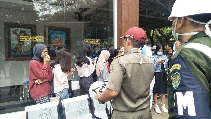 Diminta Belajar di Rumah, Puluhan Pelajar di Kota Sukabumi Ini Malah Asyik Nonton di Bioskop