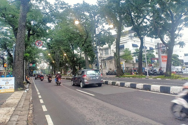 Hujan Lebat Disertai Petir Bakal Landa Bandung Raya, Suhu Minimum 17,5 Derajat