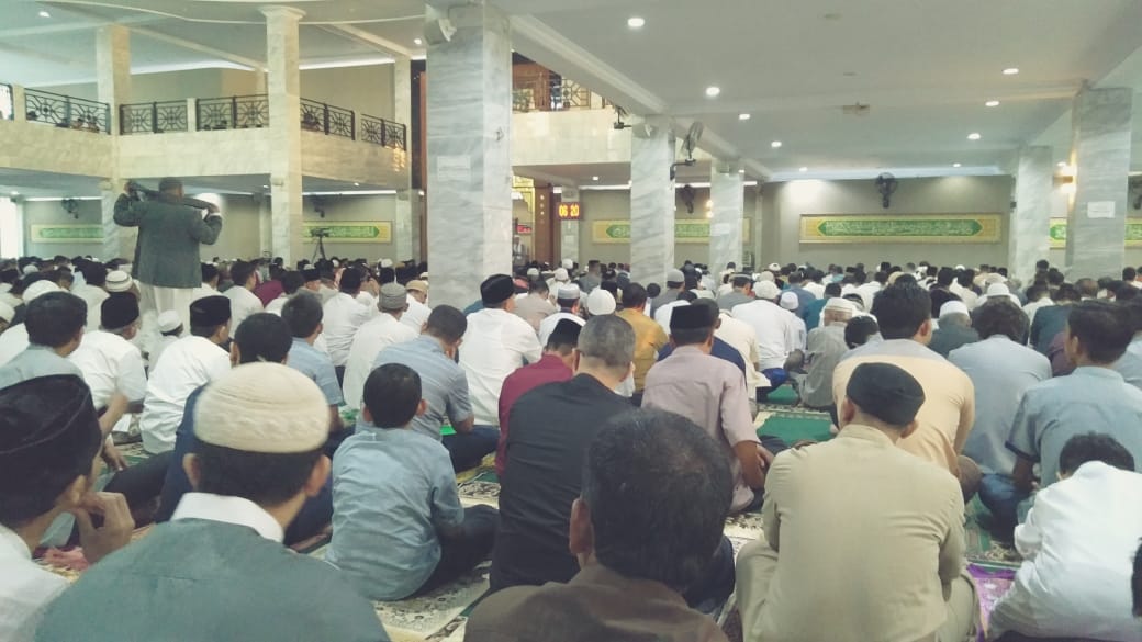 Meski Lockdown Salat Jumat Di Masjid Al'Jihad Dipadati Jamaah 