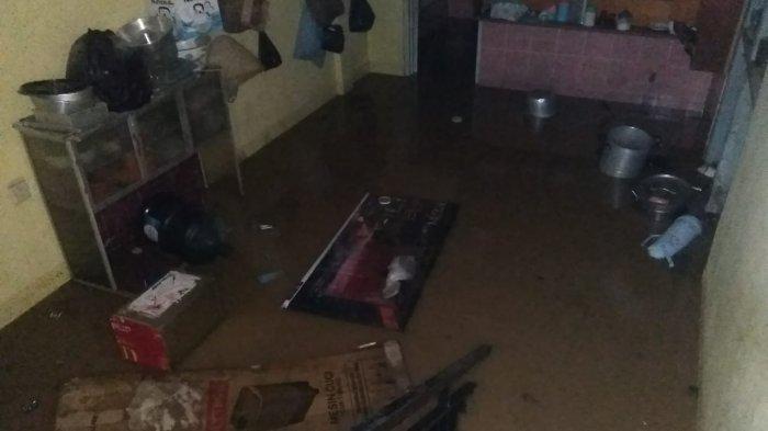 Hujan Deras Mengguyur Kecamatan Gunung Halu Mengakibatkan Tiga Desa Terendam Banjir Akibat Sungai Cidadap Meluap