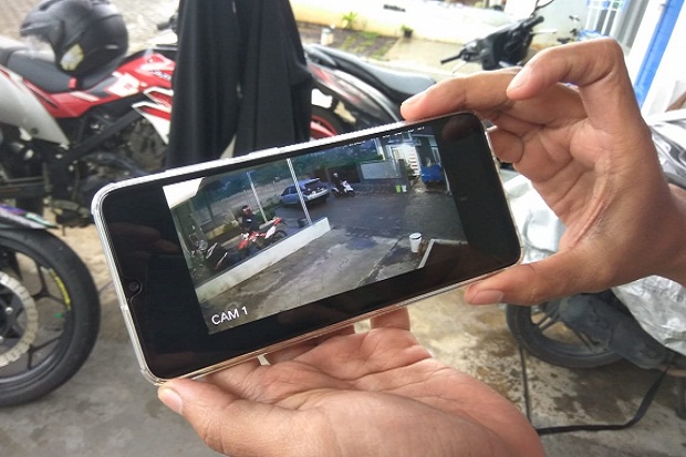 Terekam CCTV dan Tepergok Pemilik Rumah, Pelaku Curanmor Gagal Beraksi di Cimahi