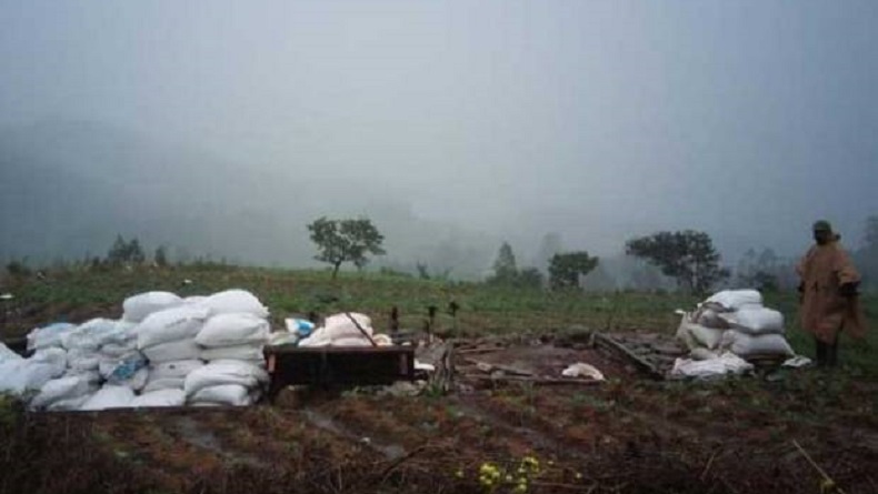 Angin puting beliung Menghantam Sebuah Rumah di Desa Tonasa Kabupaten Gowa, Seorang Kakek Tewas Tertimpa Material Rumah