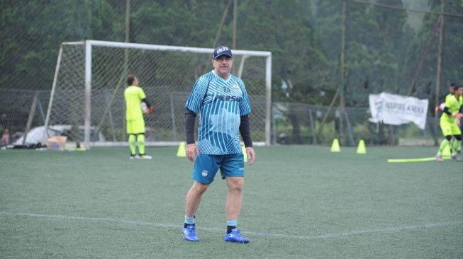 Pandemi Corona Belum Reda, Pelatih Persib Bandung Godok Materi Latihan