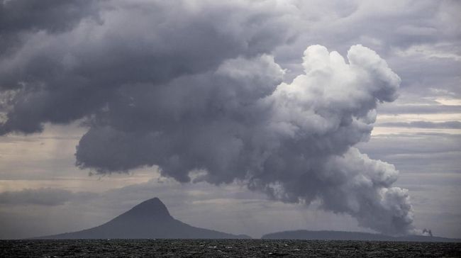 Anak Krakatau Erupsi Pagi Ini, Kembali Tanpa Dentuman
