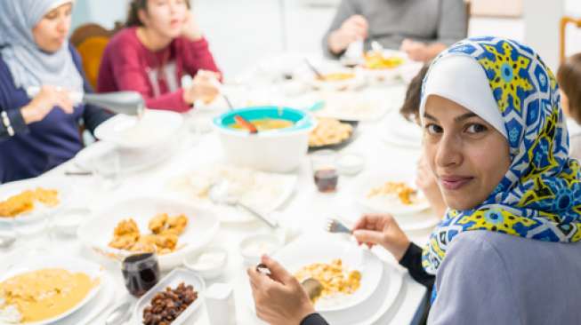 Agar Tak Lemas selama Puasa Ramadan, Hindari 4 Makanan Ini saat Sahur!