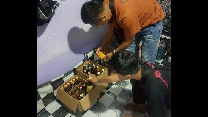 Polisi Majalengka Kembali Amankan Puluhan Botol Miras di Tengah Pandemi Covid-19