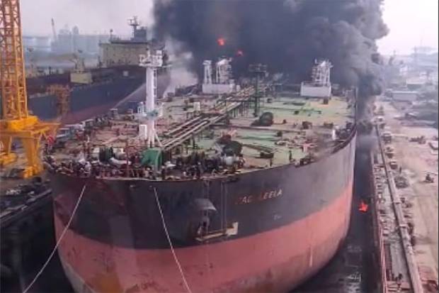 Pasca Terbakarnya Kapal Jag Leela, 7 Jenazah Diidentifikasi di RS Bhayangkara