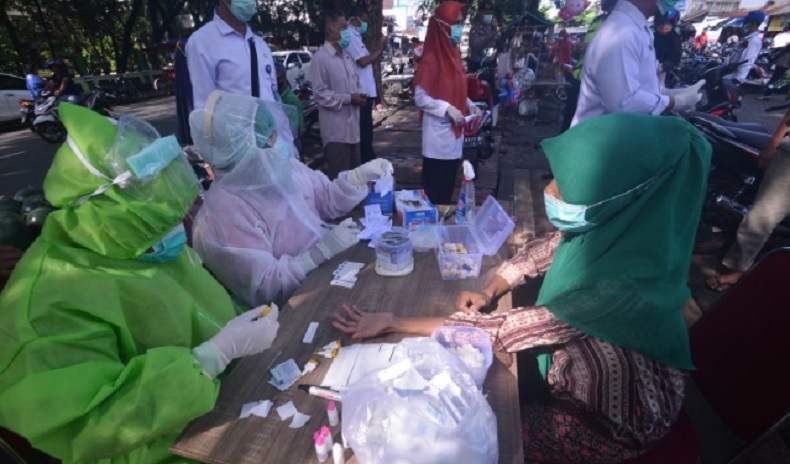 Rapid Test Hari Pertama di Empat Pasar Tradisional Kota Makassar, Hasilnya Ada 21 Sampel yang Dinyatakan Reaktif Virus Corona