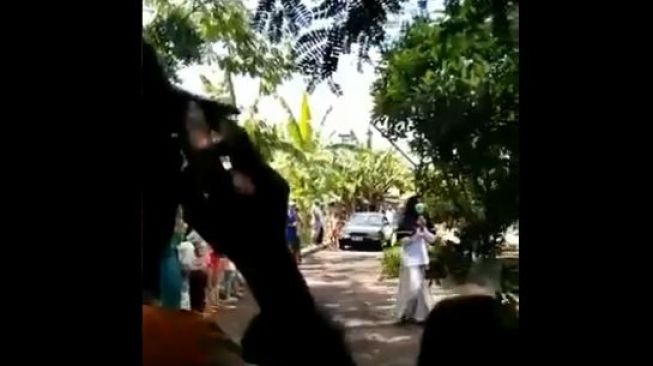 Sebuah Video Pasien Ketiga COVID-19 di Bantul Sembuh, 'Merinding Disambut dengan Sholawat'