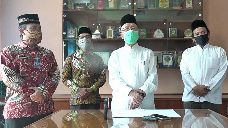 MUI Kota Bandung Mengajak Masyarakat Untuk Melaksanakan Salat Idul Fitri di Rumah Masing - Masing Bersama Keluarga
